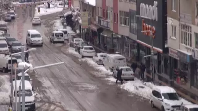 KAHRAMANMARAŞ - Kar yağışı etkili oldu KAHRAMANMARAŞ - Kar yağışı etkili oldu