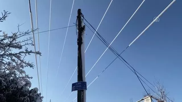 Son dakika gündem: Kar kütlesiyle ağırlaşan kabloların yüksek voltajından çıkan yangın ev ve iş yerlerine zarar verdi Son dakika gündem: Kar kütlesiyle ağırlaşan kabloların yüksek voltajından çıkan yangın ev ve iş yerlerine zarar verdi