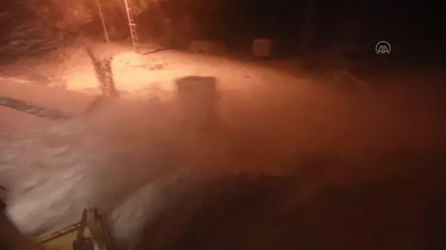 Kar yağışı ulaşımı aksattı Kar yağışı ulaşımı aksattı