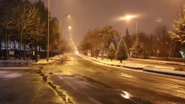 Karaman kar yağışı ile beyaza büründü Karaman kar yağışı ile beyaza büründü