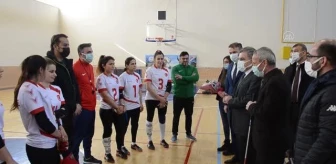 Karaman Valisi Işık, Goalball Kadın Milli Takımı'nı ziyaret etti