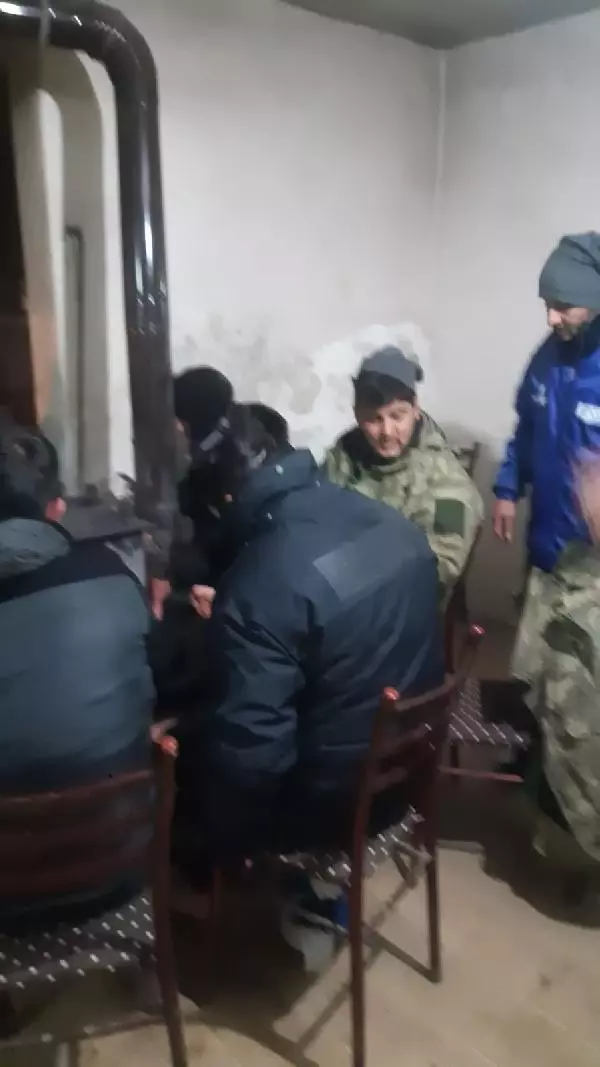 Menekşe Yaylası'nda mahsur kalan 8 kişi, 11 saat sonra kurtarıldı Menekşe Yaylası'nda mahsur kalan 8 kişi, 11 saat sonra kurtarıldı