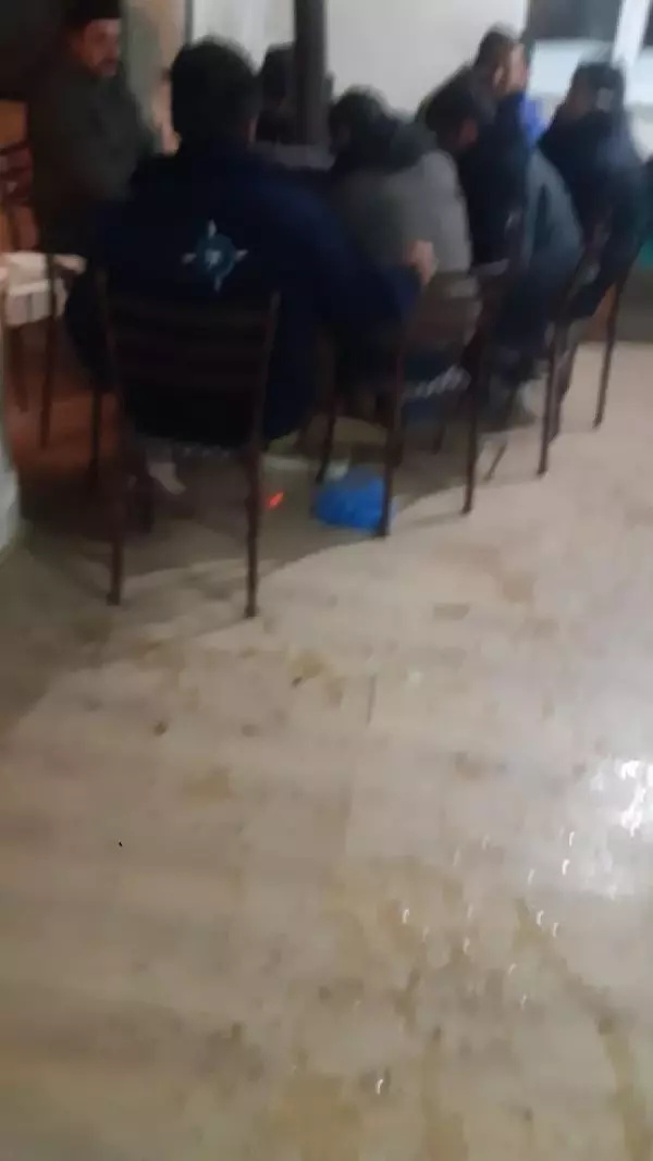Menekşe Yaylası'nda mahsur kalan 8 kişi, 11 saat sonra kurtarıldı Menekşe Yaylası'nda mahsur kalan 8 kişi, 11 saat sonra kurtarıldı