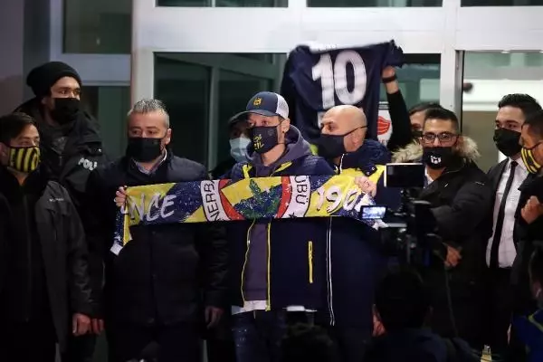 Mesut Özil imza için İstanbul'da (TEKRAR) Mesut Özil imza için İstanbul'da (TEKRAR)