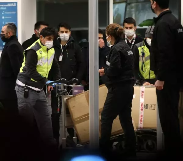 Mesut Özil imza için İstanbul'da (TEKRAR) Mesut Özil imza için İstanbul'da (TEKRAR)