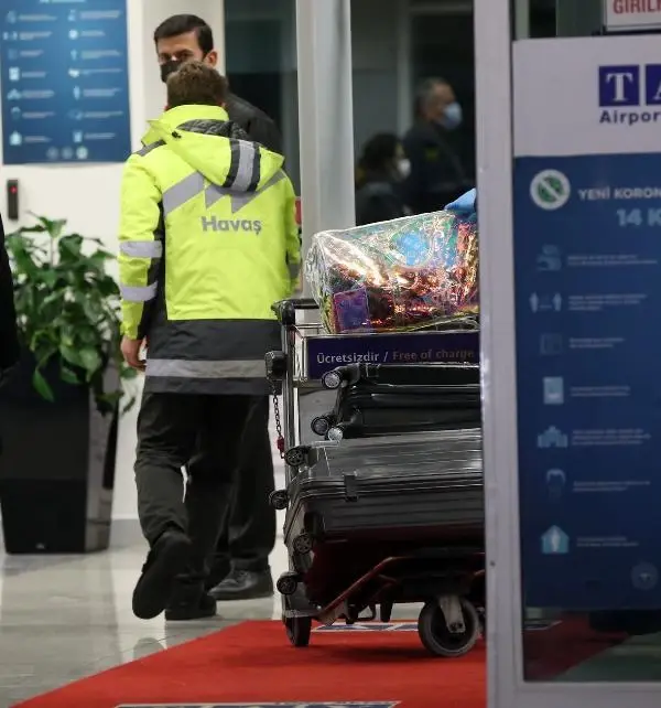 Mesut Özil imza için İstanbul'da (TEKRAR) Mesut Özil imza için İstanbul'da (TEKRAR)