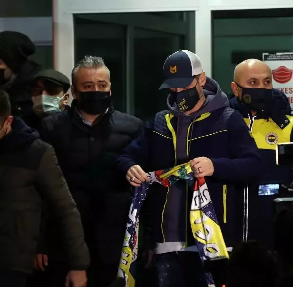 Mesut Özil imza için İstanbul'da (TEKRAR) Mesut Özil imza için İstanbul'da (TEKRAR)