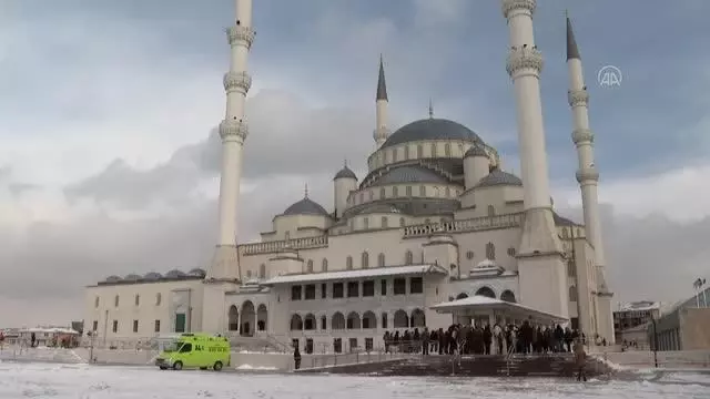 Son dakika! Muammer Sun, son yolculuğuna uğurlandı Son dakika! Muammer Sun, son yolculuğuna uğurlandı