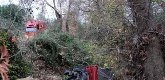 Muz yüklü kamyonet 20 metrelik uçurumdan yuvarlandı: 3 yaralı