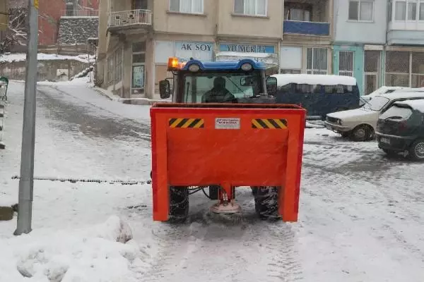 Son dakika haber... Simav'da soğuk hava gölü dondurdu Son dakika haber... Simav'da soğuk hava gölü dondurdu