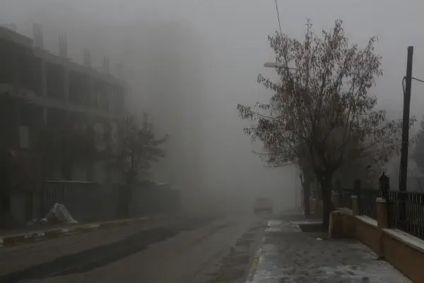 Siirt'te karda mahsur kalan yolcu minibüsü kurtarıldı Siirt'te karda mahsur kalan yolcu minibüsü kurtarıldı