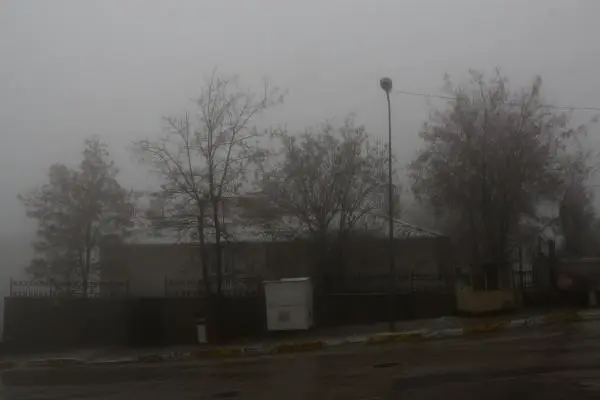 Siirt'te karda mahsur kalan yolcu minibüsü kurtarıldı Siirt'te karda mahsur kalan yolcu minibüsü kurtarıldı