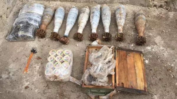 Tel Abyad'da terör örgütü PKK/YPG'nin patlayıcıları ele geçti Tel Abyad'da terör örgütü PKK/YPG'nin patlayıcıları ele geçti