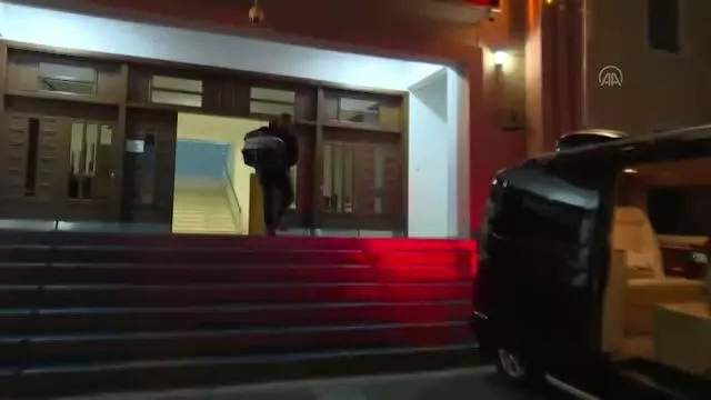 Vali Sonel, mektup yazdığı yetim çocukların isteklerini yerine getirip yüzlerini güldürdü Vali Sonel, mektup yazdığı yetim çocukların isteklerini yerine getirip yüzlerini güldürdü