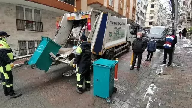 Yanlışlıkla çöpe atılan altınlar için belediye ekipleri seferber oldu altın,Bahçelievler,Belediye, Yanlışlıkla çöpe atılan altınlar için belediye ekipleri seferber oldu altın,Bahçelievler,Belediye,