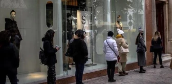 Yunanistan'da kısıtlamalar gevşetildi, aylardır kapalı olan mağazalar açıldı