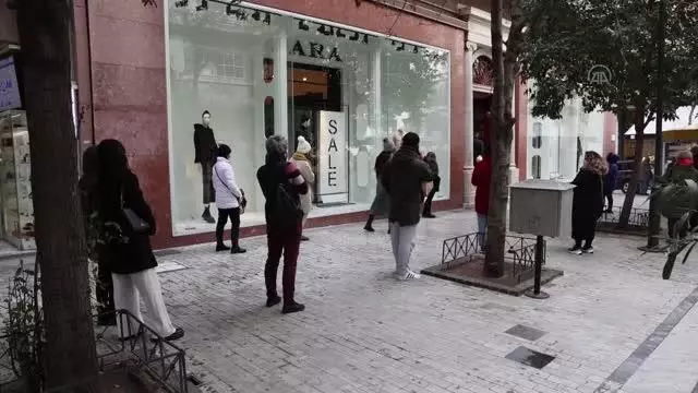 Yunanistan'da Kovid-19 önlemleri gevşetiliyor Yunanistan'da Kovid-19 önlemleri gevşetiliyor