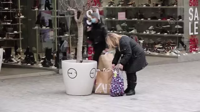Yunanistan'da Kovid-19 önlemleri gevşetiliyor Yunanistan'da Kovid-19 önlemleri gevşetiliyor