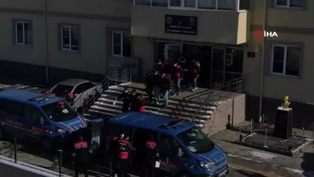Son dakika haberi... - 20 milyonluk hırsızlığa 7 tutuklama Son dakika haberi... - 20 milyonluk hırsızlığa 7 tutuklama