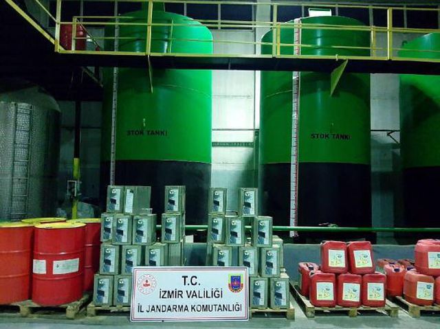 Jandarma baskınında 22 bin litre kaçak akaryakıt ele geçirildi