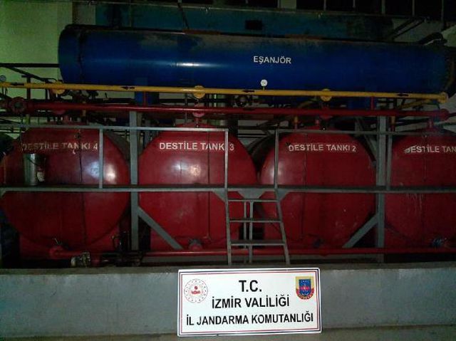 Jandarma baskınında 22 bin litre kaçak akaryakıt ele geçirildi