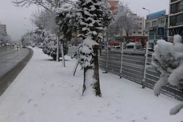 Adıyaman mevsimin ilk karıyla beyaza büründü Adıyaman mevsimin ilk karıyla beyaza büründü
