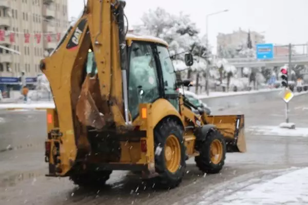 Adıyaman mevsimin ilk karıyla beyaza büründü Adıyaman mevsimin ilk karıyla beyaza büründü