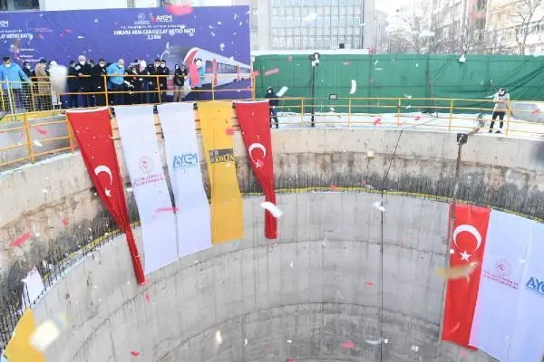 AKM-Gar-Kızılay Metrosu'nun Kızılay hattında kazı başladı AKM-Gar-Kızılay Metrosu'nun Kızılay hattında kazı başladı