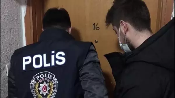 Ankara'da lüks otomobil çetesine operasyon Ankara'da lüks otomobil çetesine operasyon