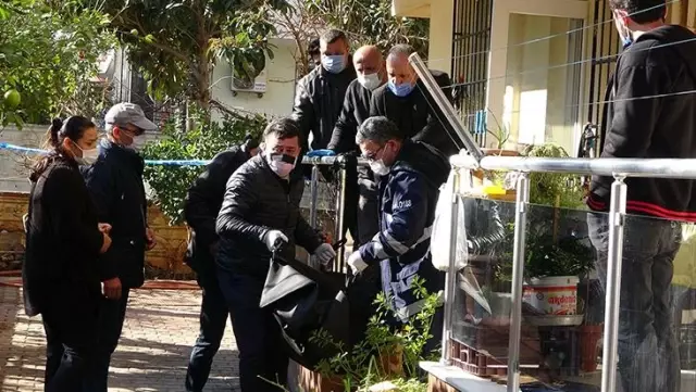 Yalnız yaşayan yaşlı kadın, komşuları tarafından kanlar içinde ölü bulundu Yalnız yaşayan yaşlı kadın, komşuları tarafından kanlar içinde ölü bulundu