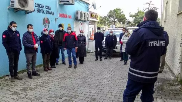 Biga İtfaiyesi'nden, sağlık çalışanlarına yangın söndürme eğitimi Biga İtfaiyesi'nden, sağlık çalışanlarına yangın söndürme eğitimi