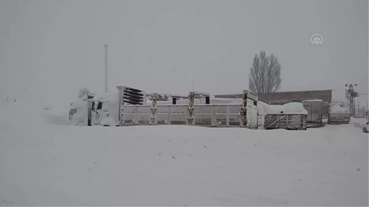 Bitlis, Van, Siirt ve Muş'ta yollar ağır vasıtalara kapatıldı