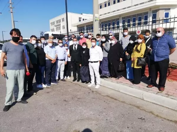 Bozcaada'da eğlenmeye giden Ramazan Öksüz'ü döverek öldüren sanıklara ceza Bozcaada'da eğlenmeye giden Ramazan Öksüz'ü döverek öldüren sanıklara ceza