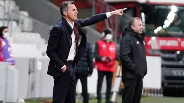 Çaykur Rizespor'da teknik direktör Tomas ile yollar ayrıldı Çaykur Rizespor'da teknik direktör Tomas ile yollar ayrıldı