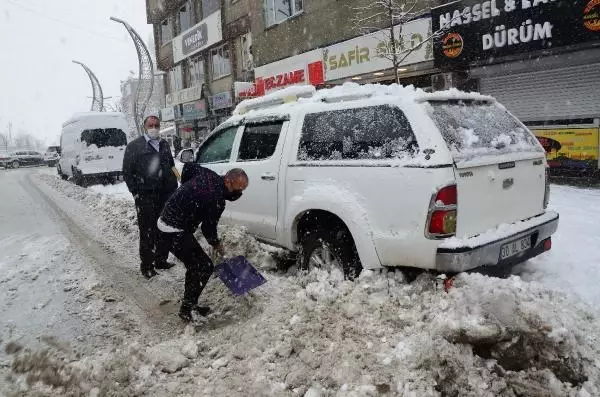 Çukurca yolundaki çığ tünelleri hayat kurtarıyor Çukurca yolundaki çığ tünelleri hayat kurtarıyor