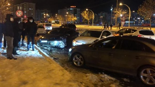 Son dakika haber | Diyarbakır'da 22 aracın karıştığı zincirleme kaza: Çok sayıda yaralı