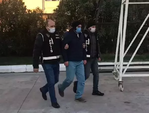 FETÖ'nün 'polis okulu' yapılanmasına operasyon: 20 gözaltı FETÖ'nün 'polis okulu' yapılanmasına operasyon: 20 gözaltı