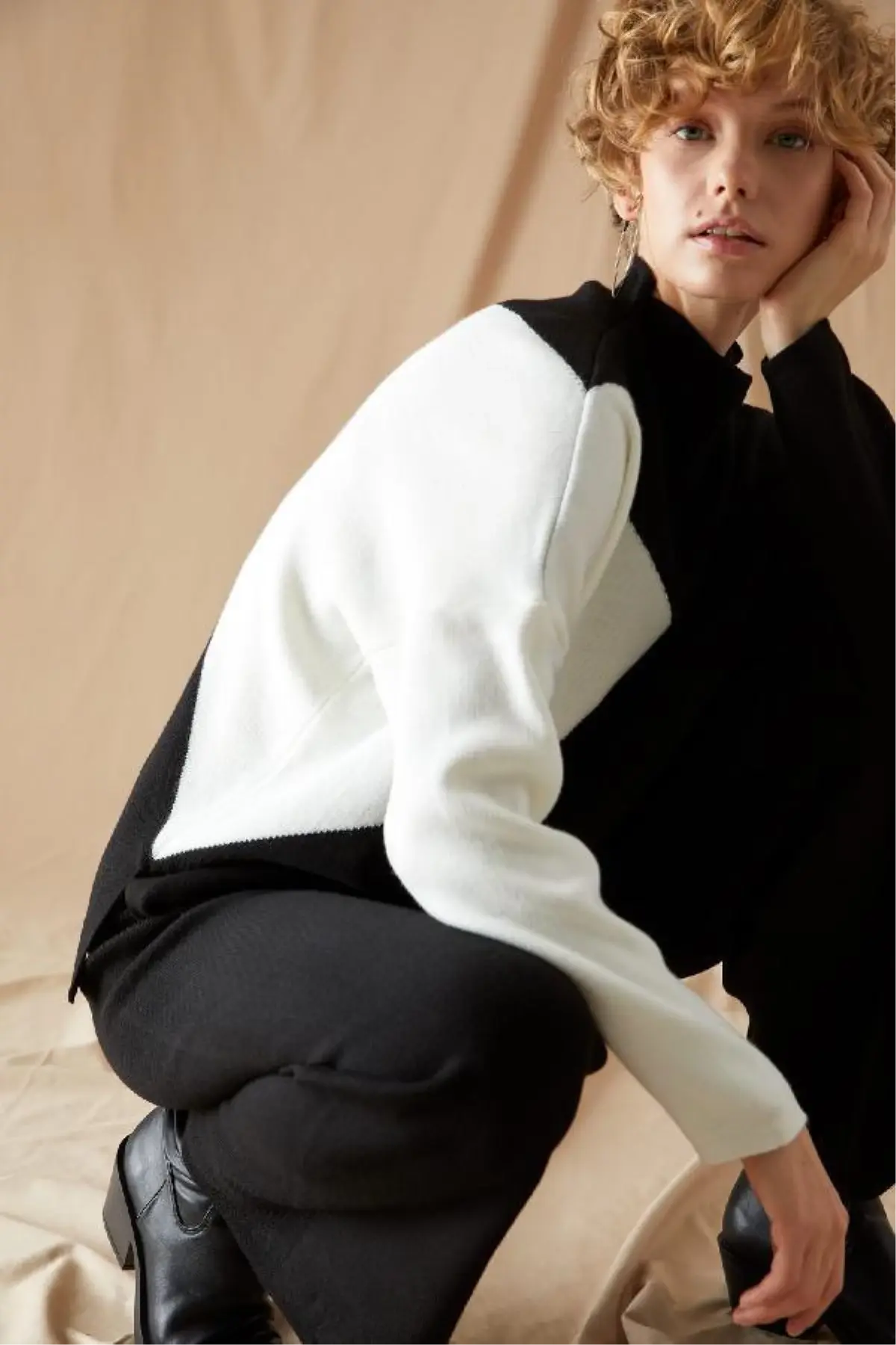 Giyim markasında kışa özel kadın triko koleksiyonu