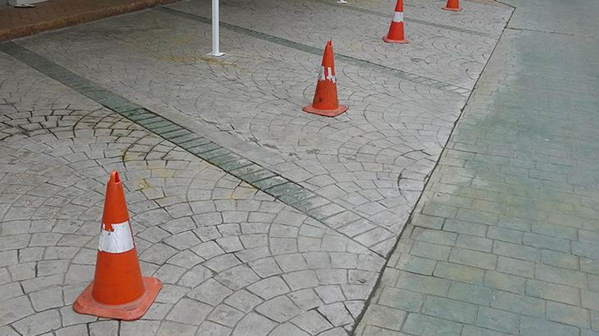 Güvenlik görevlilerini darbeden şahısların kullandığı 'trafik hunisi' mahkeme tarafından silah sayıldı
