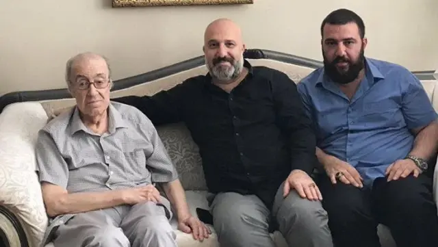 'Hayattaki en yaşlı şehzade' olarak bilinen Osmanlı Hanedan Reisi Dündar Osmanoğlu yaşamını yitirdi 'Hayattaki en yaşlı şehzade' olarak bilinen Osmanlı Hanedan Reisi Dündar Osmanoğlu yaşamını yitirdi