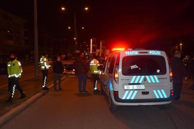 Son dakika haberleri... İzmir'de zincirleme trafik kazaları: 14 araç hasar gördü