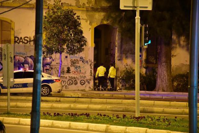 Son dakika haberleri: İzmir polisinden yürek ısıtan görüntüler