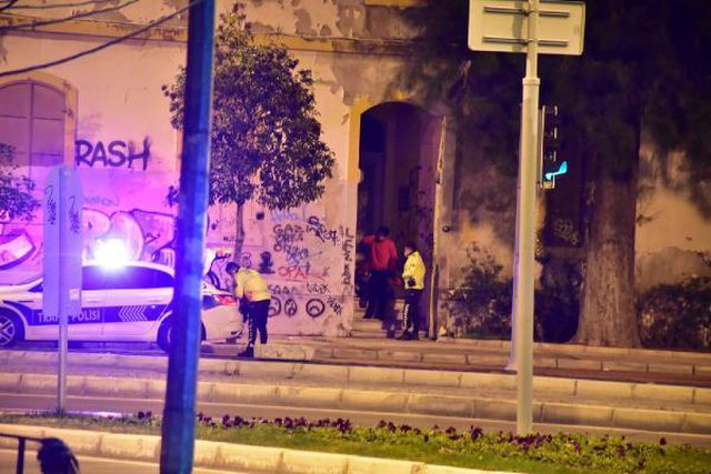 Son dakika haberleri: İzmir polisinden yürek ısıtan görüntüler