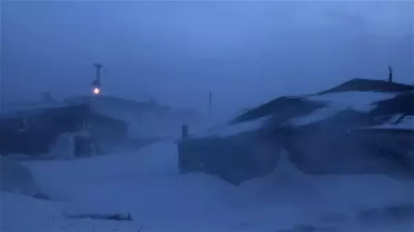 Kars'ta tipi; evler kara gömüldü, dışarı çıkamadılar Kars'ta tipi; evler kara gömüldü, dışarı çıkamadılar