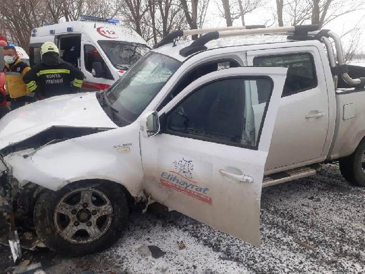 Son dakika... Konya'da 3 aracın karıştığı zincirleme kaza: 1 ölü, 4 yaralı