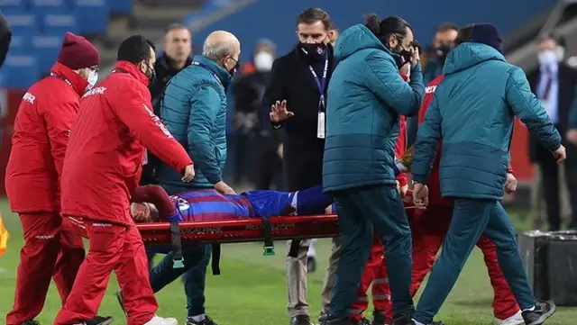 Abdülkadir Ömür, whose leg was broken in Konyaspor match, will not be able to play for 6 months Abdülkadir Ömür, whose leg was broken in Konyaspor match, will not be able to play for 6 months