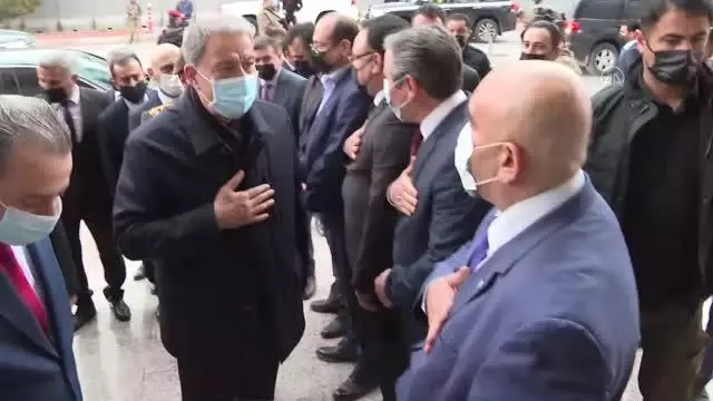 Milli Savunma Bakanı Akar, IKBY Başkanı Barzani ile görüştü, Türkmenlerle bir araya geldi Milli Savunma Bakanı Akar, IKBY Başkanı Barzani ile görüştü, Türkmenlerle bir araya geldi