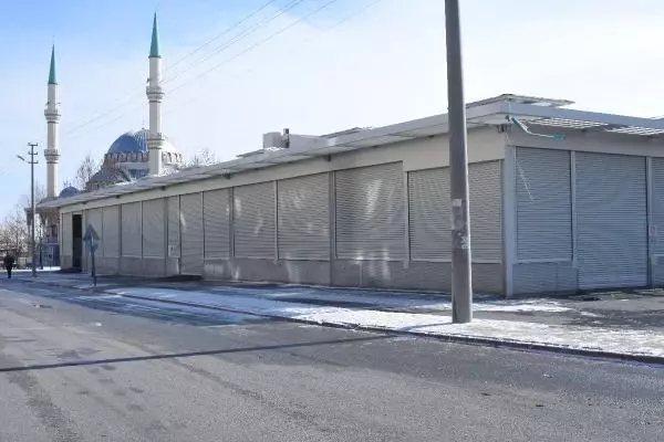 Son dakika! Pazarcıların borç kavgası: 1 ölü, 4 yaralı Son dakika! Pazarcıların borç kavgası: 1 ölü, 4 yaralı