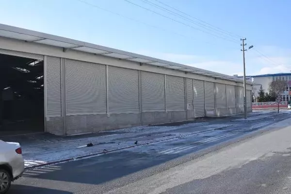 Son dakika! Pazarcıların borç kavgası: 1 ölü, 4 yaralı Son dakika! Pazarcıların borç kavgası: 1 ölü, 4 yaralı