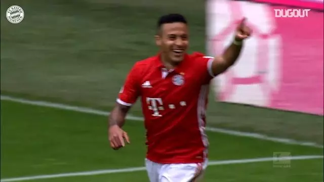 Robert Lewandowski'nin Thiago'ya Yaptığı Topuk Asisti Robert Lewandowski'nin Thiago'ya Yaptığı Topuk Asisti